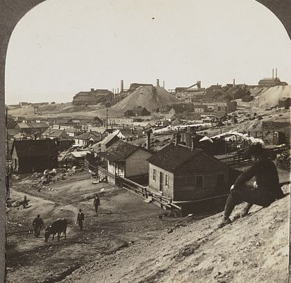 Walkerville in 1905, miners’ houses scattered across the hill among the workings